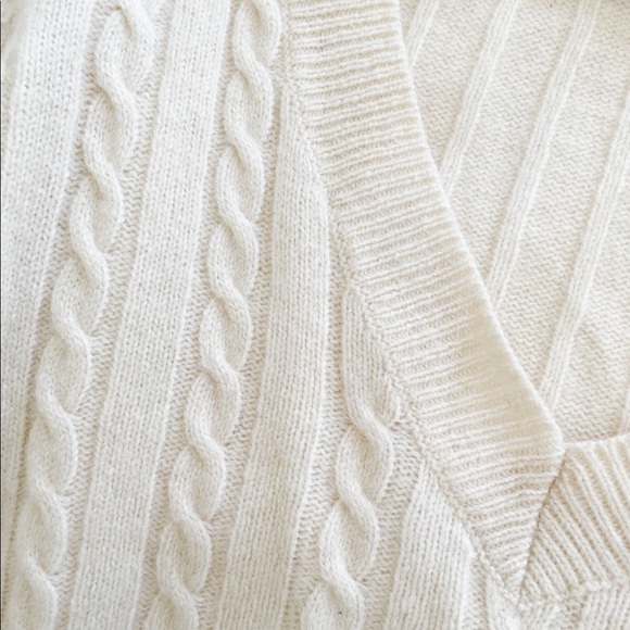 Tommy Hilfiger Cashmere Cable Knit V-Neck Sweater - Picture 4 of 4